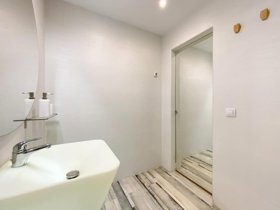 New Lavapies Spacious Flat, 2 Bedrooms And 2 Balconies Μαδρίτη Εξωτερικό φωτογραφία